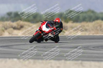 media/Oct-13-2025-Moto Forza (Mon) [[a66d839500]]/3-B Group/Session 3 (Turn 16)/